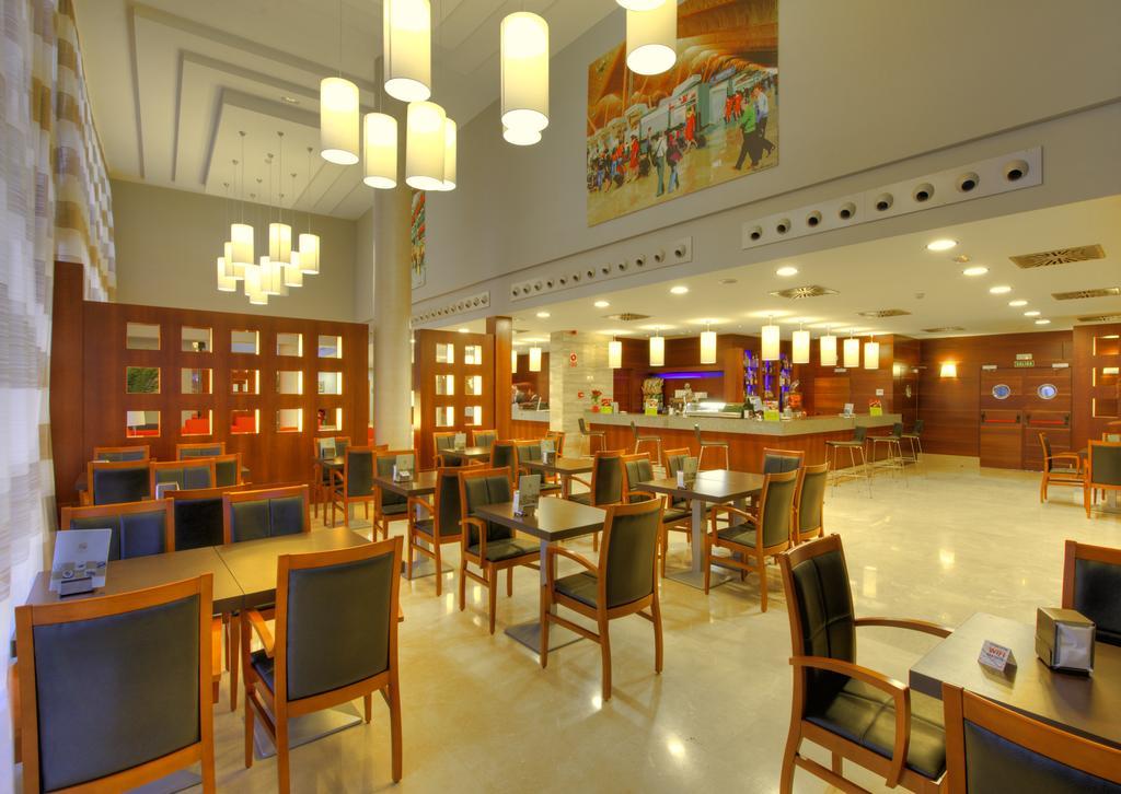 Avant Aeropuerto Torrejón de Ardoz Restaurante foto